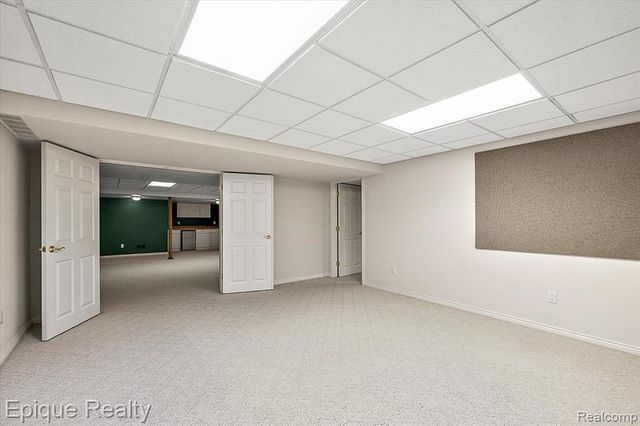 5675 Golf Pointe Drive, Clarkston, MI 48348