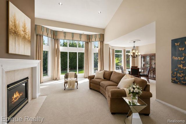 5675 Golf Pointe Drive, Clarkston, MI 48348