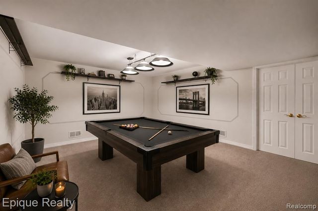 5675 Golf Pointe Drive, Clarkston, MI 48348
