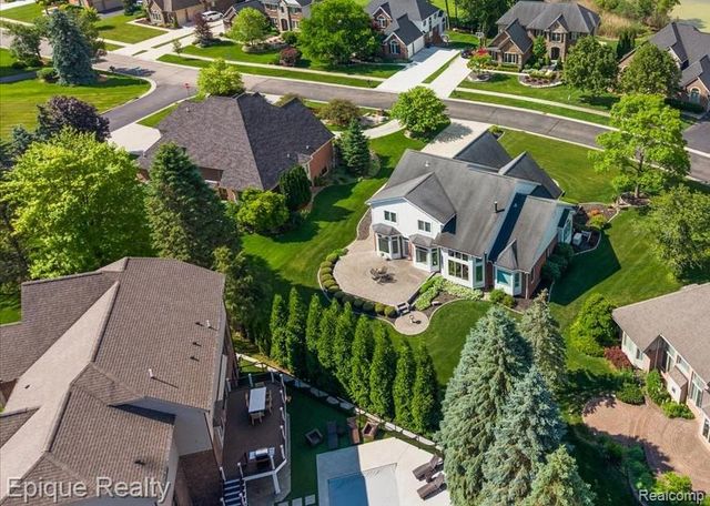 5675 Golf Pointe Drive, Clarkston, MI 48348