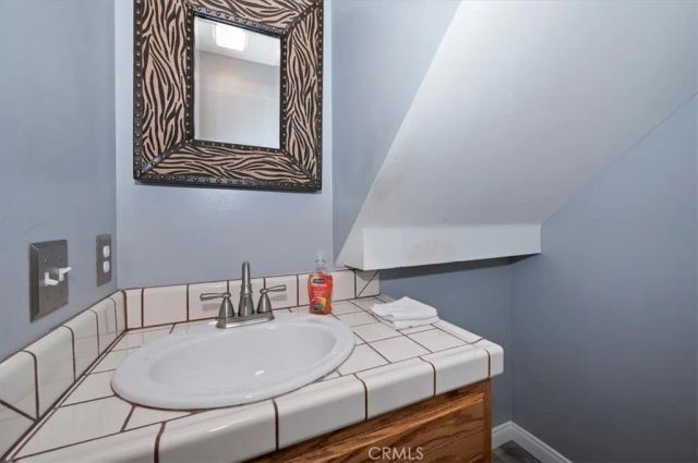 1056 Fiden Court, Crestline, CA 92325