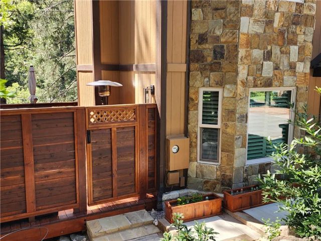 1056 Fiden Court, Crestline, CA 92325