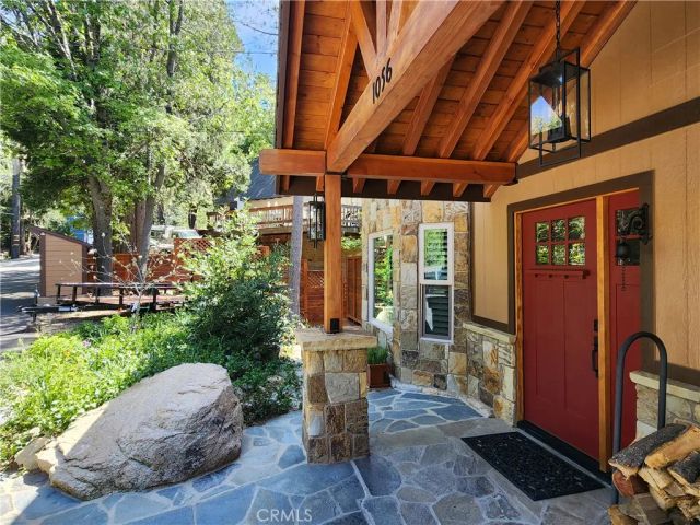 1056 Fiden Court, Crestline, CA 92325