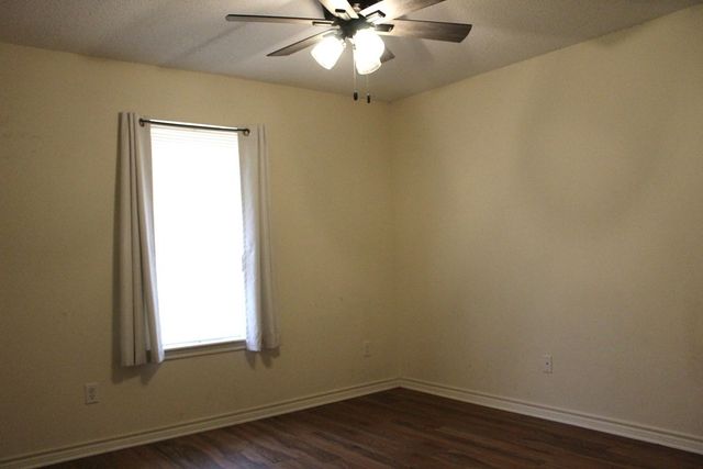 122 Lakeway Lane, Gun Barrel City, TX 75156