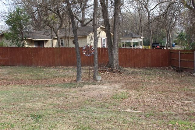 122 Lakeway Lane, Gun Barrel City, TX 75156