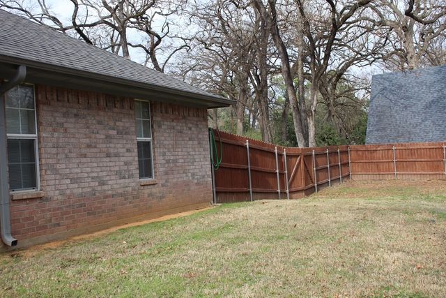 122 Lakeway Lane, Gun Barrel City, TX 75156
