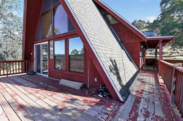 17418 Carlozzi Dr, Soulsbyville, CA 95372