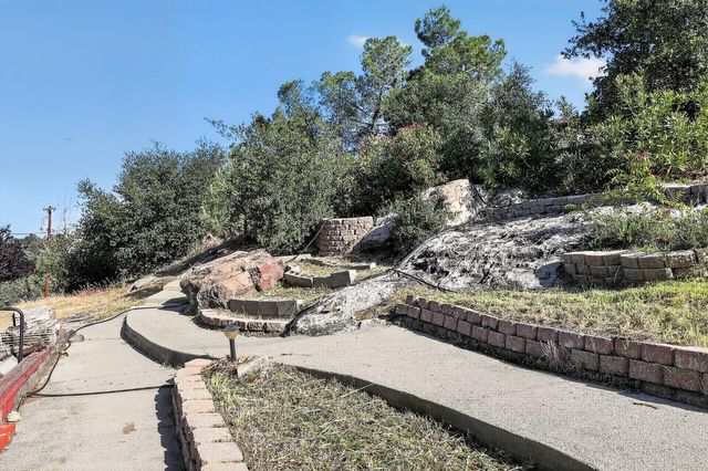 17418 Carlozzi Dr, Soulsbyville, CA 95372