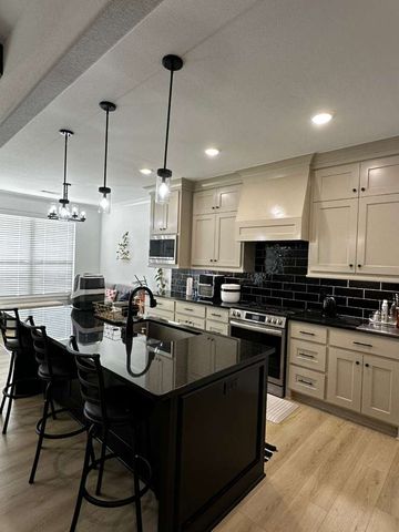 710 Dillon Street, Bentonville, AR 72713