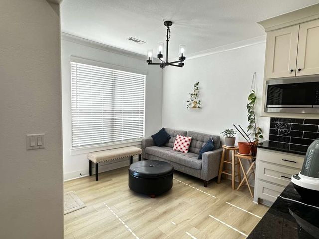 710 Dillon Street, Bentonville, AR 72713