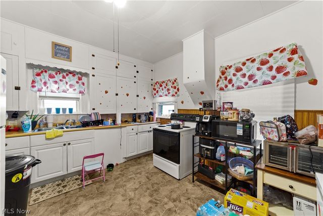 206 W 29th Street, Lorain, OH 44055