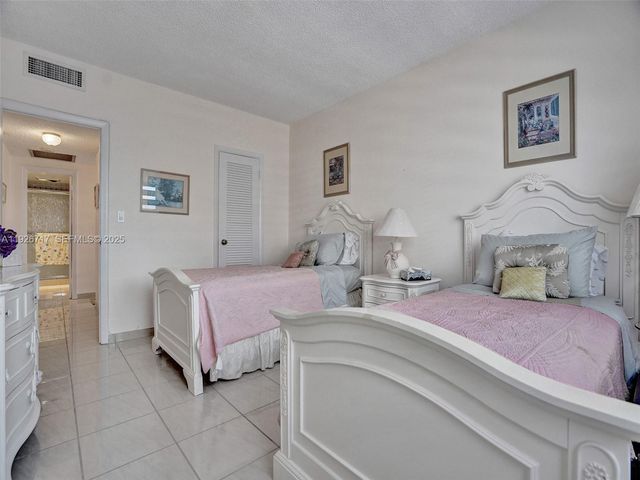 1980 S Ocean Dr 3P, Hallandale Beach, FL 33009