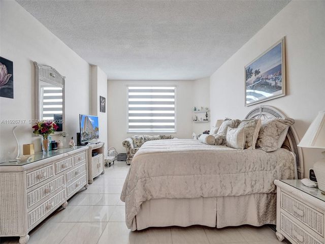 1980 S Ocean Dr 3P, Hallandale Beach, FL 33009