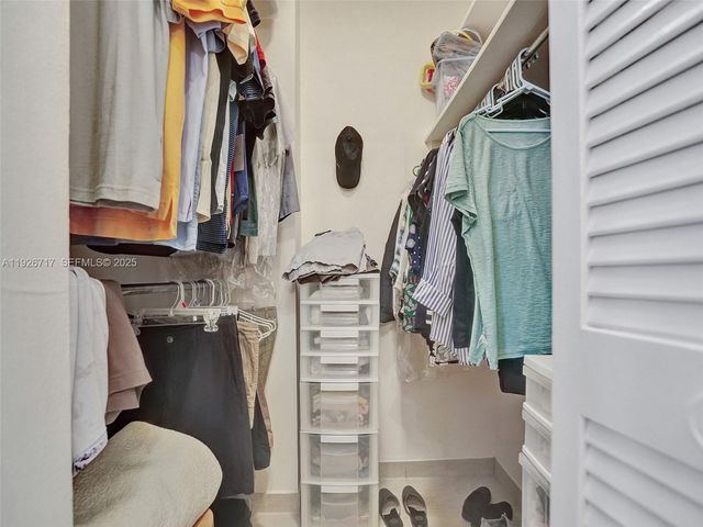 1980 S Ocean Dr 3P, Hallandale Beach, FL 33009