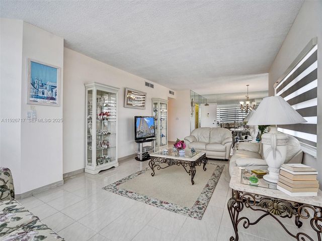 1980 S Ocean Dr 3P, Hallandale Beach, FL 33009