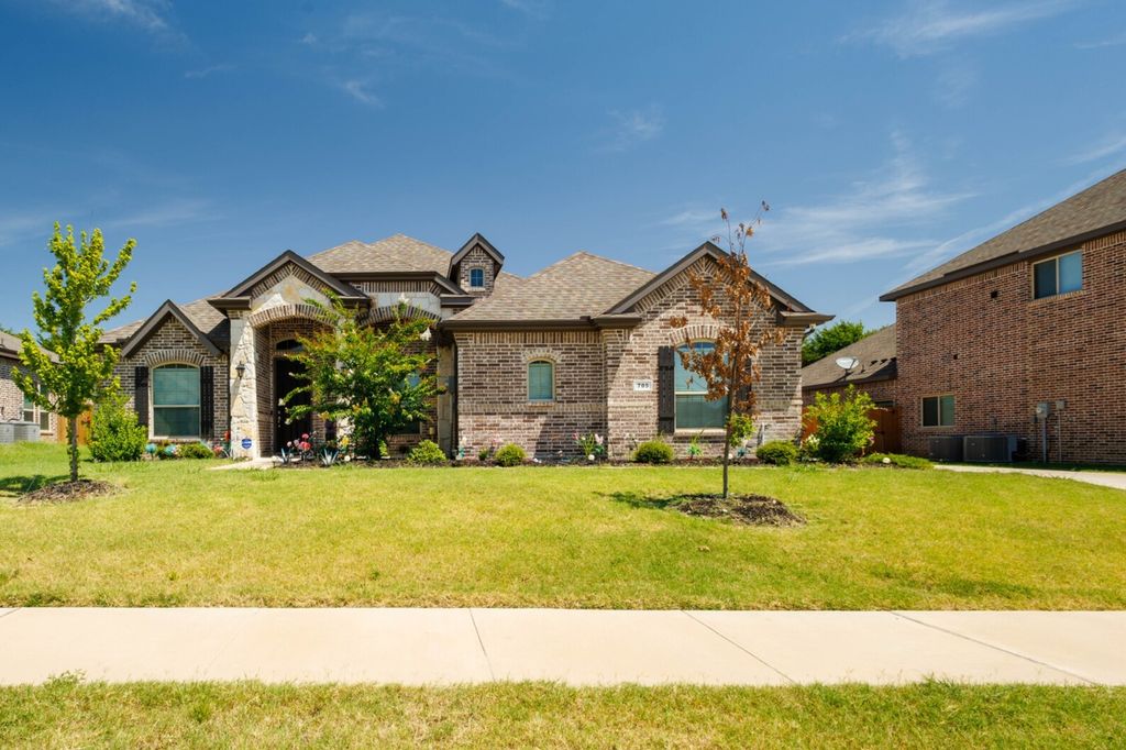 705 Candace Drive, Desoto, TX 75115