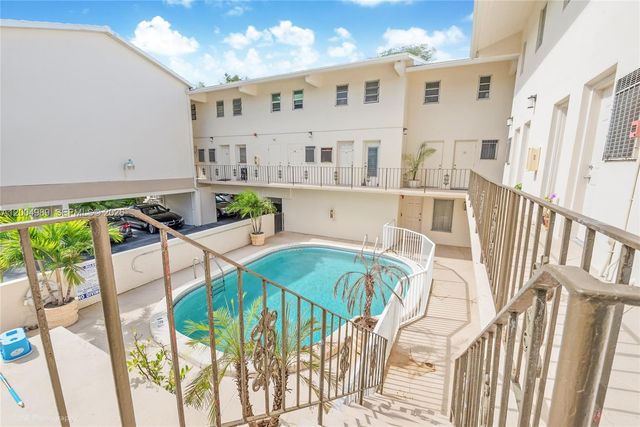 234 Antiquera Ave 9, Coral Gables, FL 33134