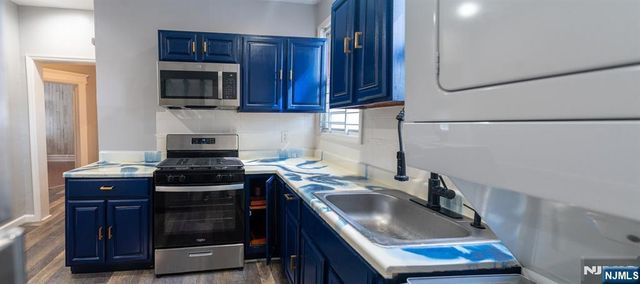 867 S 17th Street 1, Newark, NJ 07108