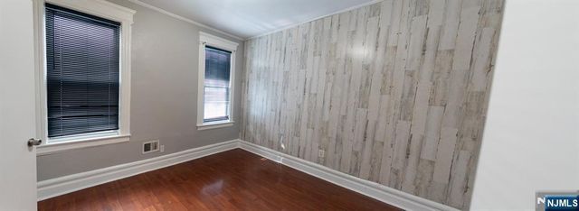 867 S 17th Street 1, Newark, NJ 07108