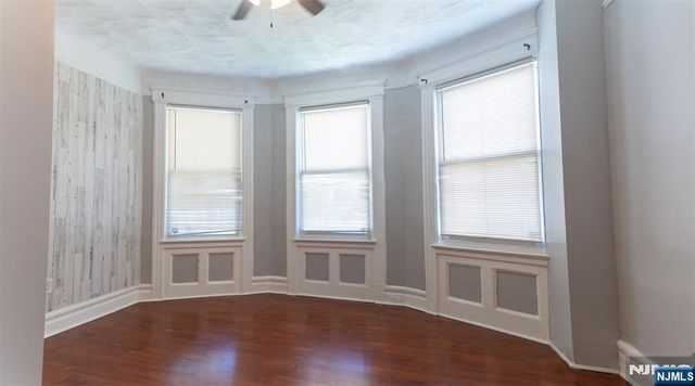 867 S 17th Street 1, Newark, NJ 07108