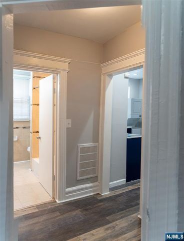 867 S 17th Street 1, Newark, NJ 07108
