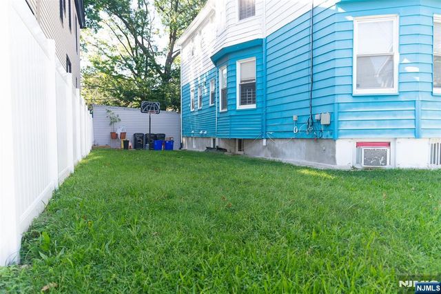 867 S 17th Street 1, Newark, NJ 07108