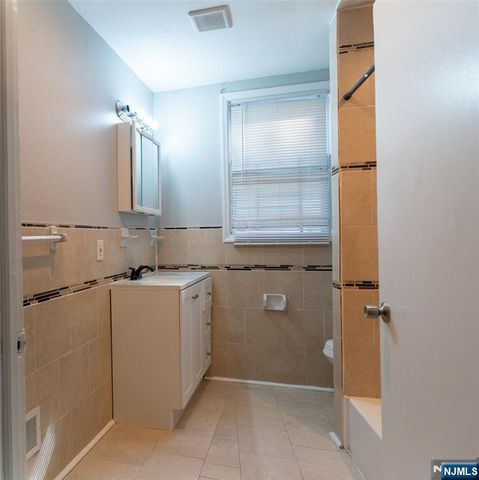 867 S 17th Street 1, Newark, NJ 07108
