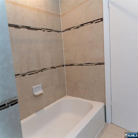 867 S 17th Street 1, Newark, NJ 07108