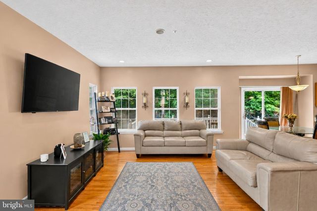 9106 HELMSLEY DR, Clinton, MD 20735