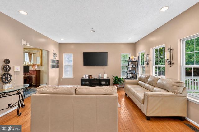 9106 HELMSLEY DR, Clinton, MD 20735