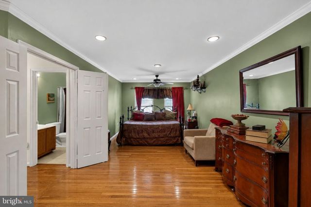 9106 HELMSLEY DR, Clinton, MD 20735