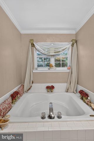 9106 HELMSLEY DR, Clinton, MD 20735
