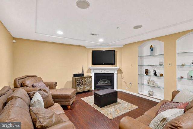 9106 HELMSLEY DR, Clinton, MD 20735
