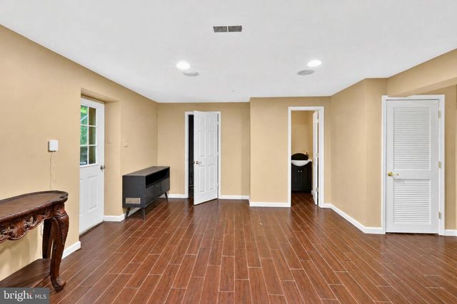 9106 HELMSLEY DR, Clinton, MD 20735