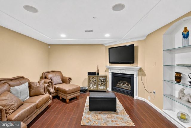 9106 HELMSLEY DR, Clinton, MD 20735