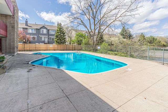 5600 ASTOR Lane 320, Rolling Meadows, IL 60008