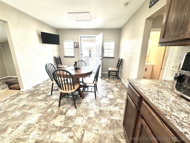 419121 E 1145 Road, Checotah, OK 74426