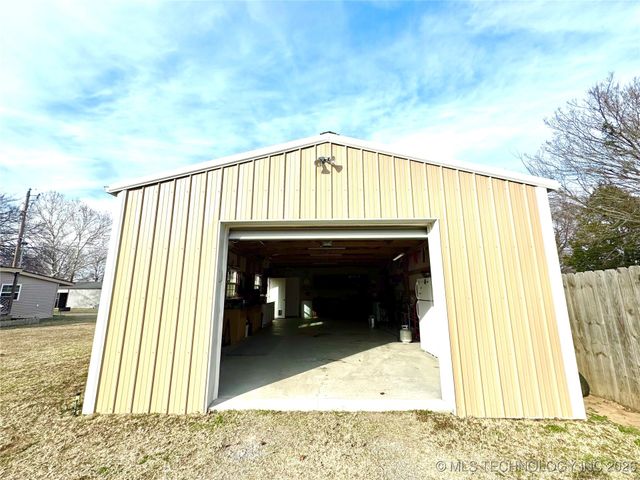 419121 E 1145 Road, Checotah, OK 74426