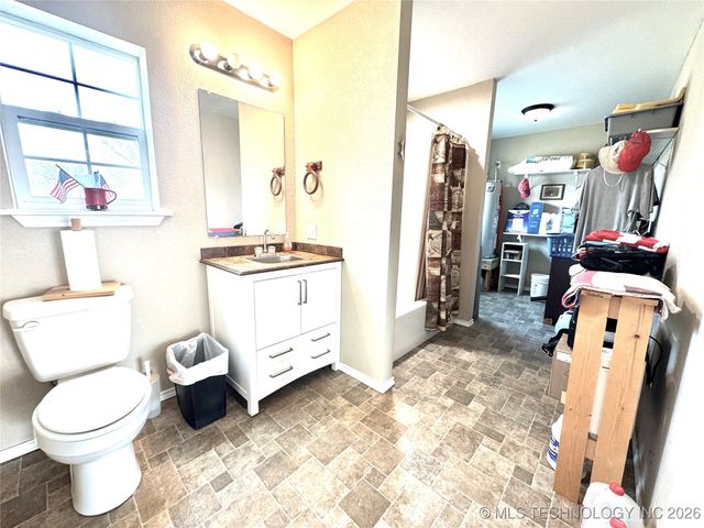 419121 E 1145 Road, Checotah, OK 74426