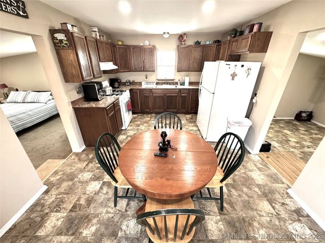 419121 E 1145 Road, Checotah, OK 74426