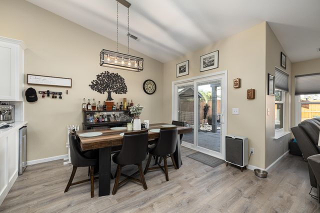 2845 Kensington Court, Hanford, CA 93230