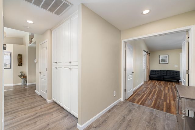 2845 Kensington Court, Hanford, CA 93230