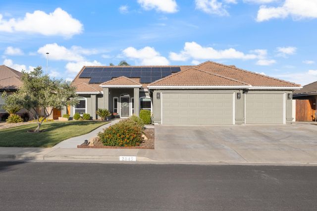 2845 Kensington Court, Hanford, CA 93230