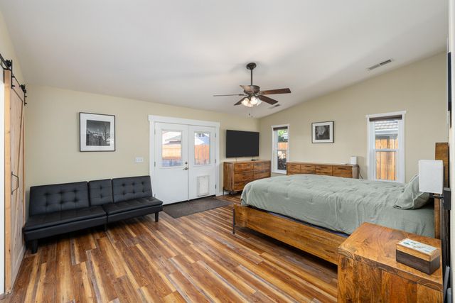 2845 Kensington Court, Hanford, CA 93230