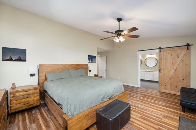 2845 Kensington Court, Hanford, CA 93230