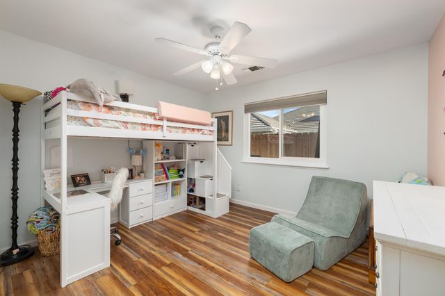 2845 Kensington Court, Hanford, CA 93230