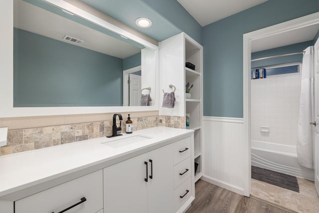 2845 Kensington Court, Hanford, CA 93230
