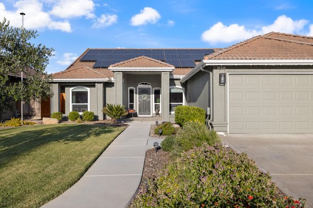 2845 Kensington Court, Hanford, CA 93230