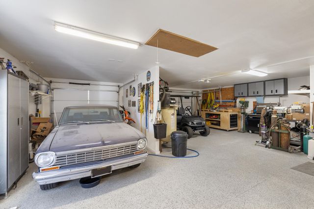 2845 Kensington Court, Hanford, CA 93230