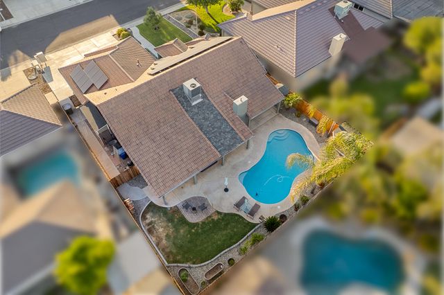 2845 Kensington Court, Hanford, CA 93230